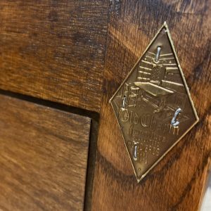 Vintage Old Charm Wood Brothers / Carved Oak Dresser / Traditional Chestnut Colour / FREE DELIVERY / c1970 - Image 7