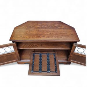 Vintage Old Charm Wood Bros / Tudor Brown Colour / Carved Oak Corner TV Cabinet / Stand / Made in England c1970 / FREE DELIVERY - Image 8