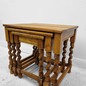 Vintage Oak Nest Of 3 Tables / Twisted Legs / Light Oak / c1960 / FREE DELIVERY - Image 9