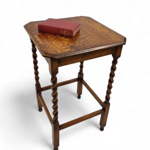 Antique Edwardian Oak Side Table / Octagon Top / Twist Turned Legs / Light Oak / FREE DELIVERY - Image 3