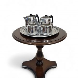 Vintage Mahogany Coffee Table / English Reproduction / c.1970 / FREE DELIVERY - Image 4