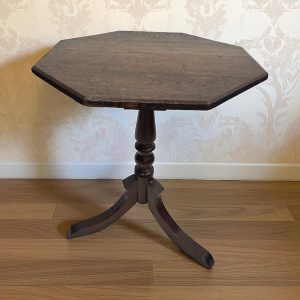 Antique Edwardian Oak Occasional Table / c.1900–1910 / FREE DELIVERY