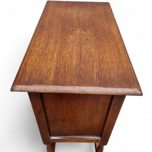 Antique Style Oak Bedside Cabinet / c1970 / FREE DELIVERY - Image 7