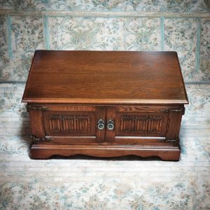 Vintage Old Charm TV Cabinet / Light Oak / c.1970 / FREE DELIVERY - Image 4