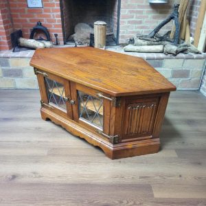 Vintage Old Charm Wood Bros Oak Corner TV Cabinet / Light Oak / c.1970 / FREE DELIVERY - Image 4