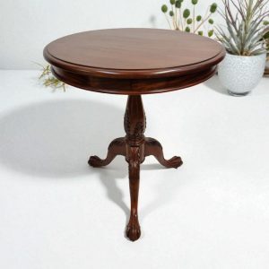 Vintage 1960s Chippendale Style Mahogany Side Table / Claw & Ball Feet / Carved Details / FREE DELIVERY