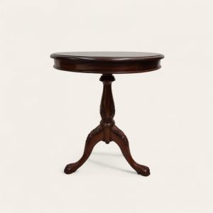 Vintage 1960s Chippendale Style Mahogany Side Table / Claw & Ball Feet / Carved Details / FREE DELIVERY - Image 4