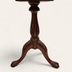 Vintage 1960s Chippendale Style Mahogany Side Table / Claw & Ball Feet / Carved Details / FREE DELIVERY - Image 3