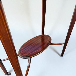 Antique Edwardian Occasional Table / Mahogany Veneer / c.1910 / FREE DELIVERY - Image 3