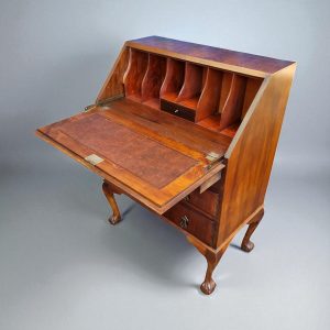 Antique Mahogany Bureau / Queen Anne Style / c.1930 / FREE DELIVERY - Image 12