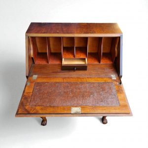Antique Mahogany Bureau / Queen Anne Style / c.1930 / FREE DELIVERY - Image 11