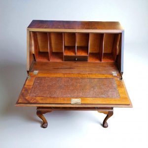 Antique Mahogany Bureau / Queen Anne Style / c.1930 / FREE DELIVERY - Image 7