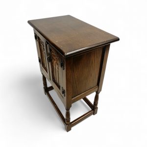 Vintage Old Charm Style Bedside Cabinet / Small Oak Cupboard / c1960s / FREE DELIVERY - Image 8