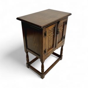 Vintage Old Charm Style Bedside Cabinet / Small Oak Cupboard / c1960s / FREE DELIVERY - Image 4