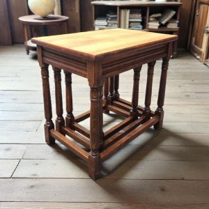 Vintage Solid Oak Tables / Nest of Three / 1970s / FREE DELIVERY - Image 6