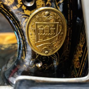 Antique Decorative Sewing Machine / c1900 / FREE DELIVERY - Image 14