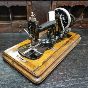 Antique Decorative Sewing Machine / c1900 / FREE DELIVERY - Image 12