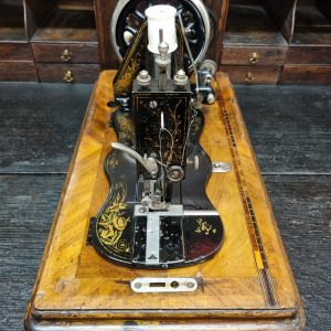 Antique Decorative Sewing Machine / c1900 / FREE DELIVERY - Image 10