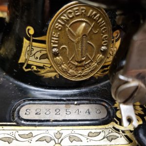 Antique Decorative Singer Sewing Machine / c1920 / FREE DELIVERY - Image 7