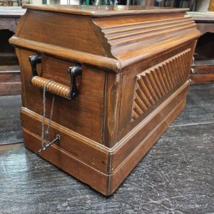 Antique Decorative Singer Sewing Machine / c1920 / FREE DELIVERY - Image 5