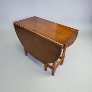 Vintage Oak Drop Leaf Dining Table / Seats 4–6 / c.1960 / FREE DELIVERY - Image 5