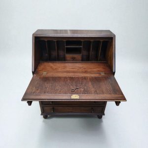 Vintage Oak Bureau / Original Key / 1970s / FREE DELIVERY - Image 8