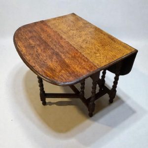 Antique Oak Gateleg Drop-Leaf Table / c.1930s–1950s / Solid Oak / FREE DELIVERY