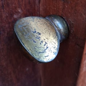 Antique Edwardian Tilt-Top Pedestal Table / c.1905 / Lion-Paw Brass Castors / FREE DELIVERY - Image 3