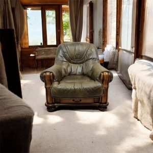 Vintage Leather Armchair / Solid Oak Frame / c1970 / FREE DELIVERY - Image 6