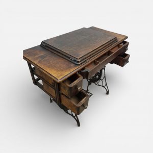 Antique Singer Treadle Sewing Machine / Original Cabinet / c1915 / FREE DELIVERY - Image 12