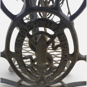 Antique Singer Treadle Sewing Machine / Original Cabinet / c1915 / FREE DELIVERY - Image 7