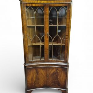 Antique Mahogany Corner Cabinet / Bow Front / c1960 / FREE DELIVERY - Image 1