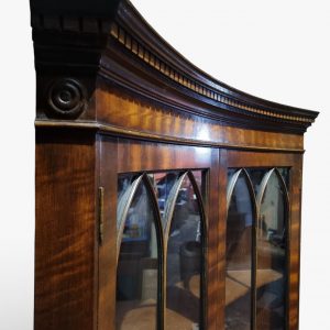 Antique Mahogany Corner Cabinet / Bow Front / c1960 / FREE DELIVERY - Image 2