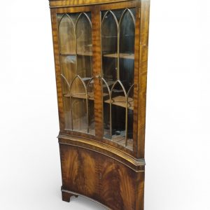 Antique Mahogany Corner Cabinet / Bow Front / c1960 / FREE DELIVERY - Image 10