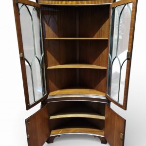 Antique Mahogany Corner Cabinet / Bow Front / c1960 / FREE DELIVERY - Image 9