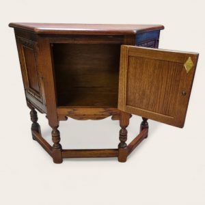 Vintage Old Charm Wood Brothers Canted Side Cabinet / Carved Oak / c1970 / FREE DELIVERY - Image 8