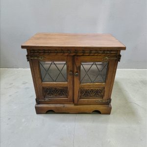 Vintage Old Charm Oak TV Cabinet / Drinks Cabinet / c.1970 / FREE DELIVERY - Image 1