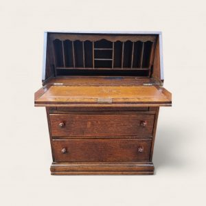 Vintage Oak Bureau Writing Desk / Traditional English Style / c.1940 - Image 3