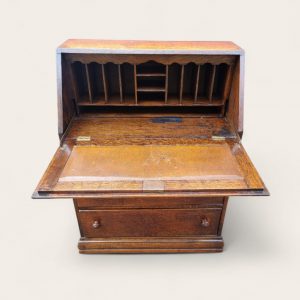 Vintage Oak Bureau Writing Desk / Traditional English Style / c.1940 - Image 2