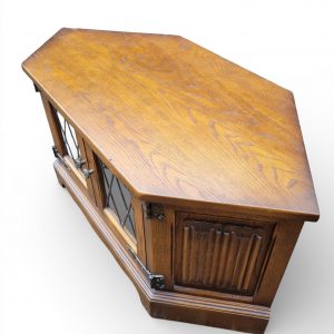 Vintage Old Charm Wood Bros Oak Corner TV Cabinet / Light Oak / c.1970s - Image 5